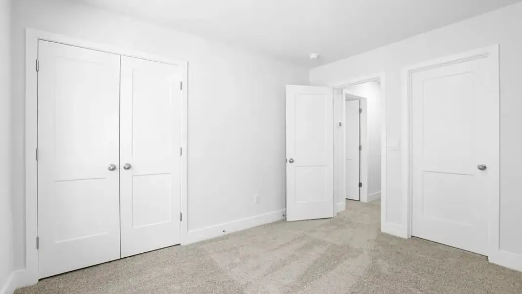 Representative unfurnished interior of a home built from the Lansing by D.R. Horton in Ashmore Hills, Mauldin (Image 26).
