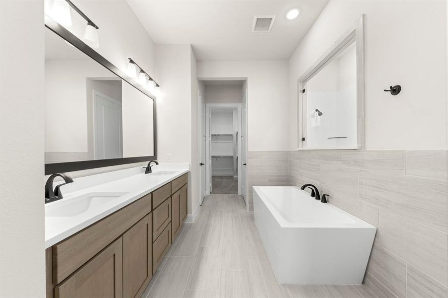 16_17. 1617 Yorkie - Bath