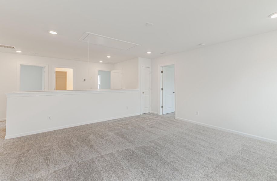 Spacious, unfurnished interior of a new home in , Summerville (Image 22).