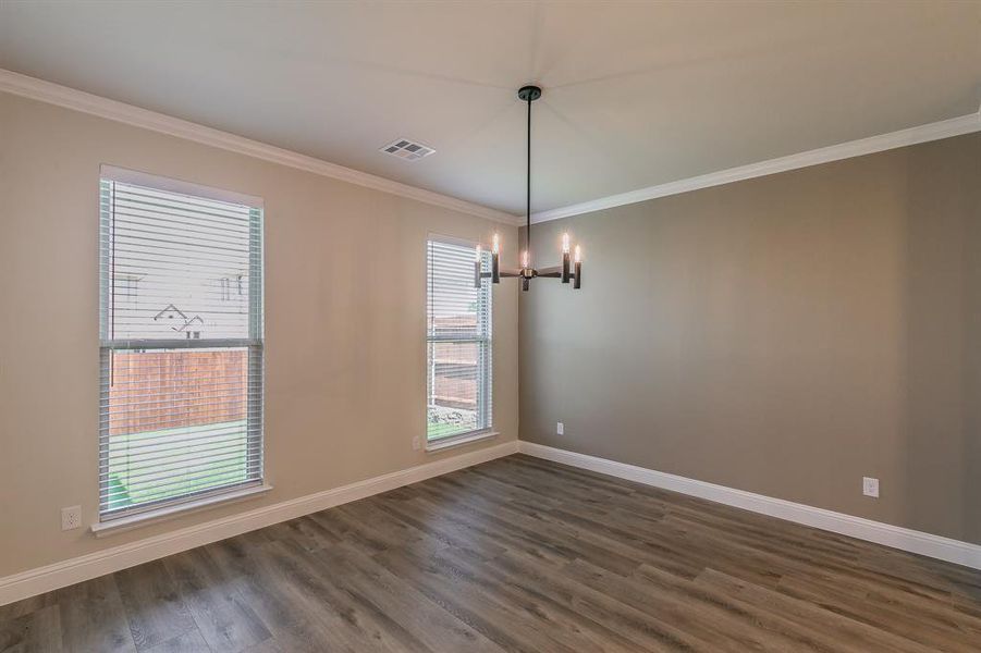 Spacious, unfurnished interior of a new home in , Alvarado (Image 16).