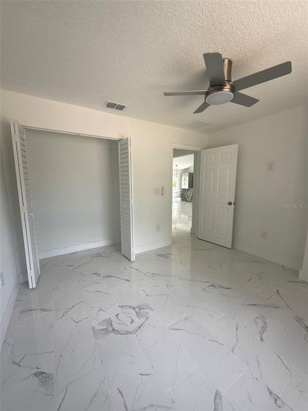 Spacious, unfurnished interior of a new home in , Ocala (Image 8).