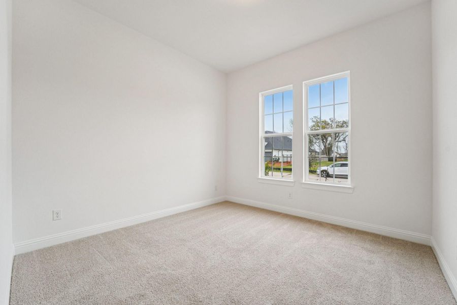 Spacious, unfurnished interior of a new home in Sienna 65', Missouri City (Image 36).