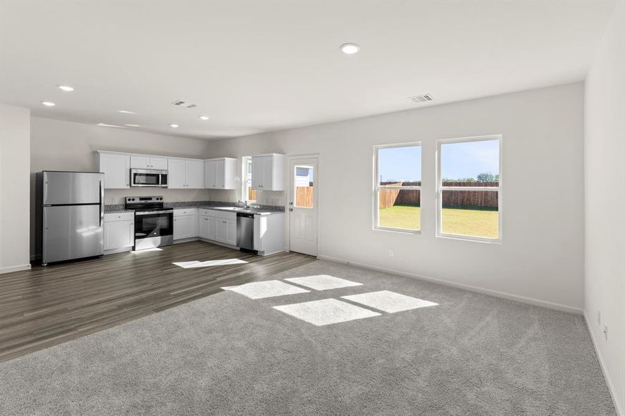 07. 512 Merced - Family (2) 07. 512 Merced - Family (2)