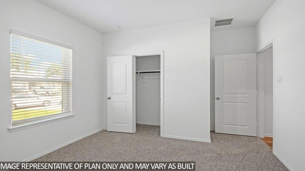 Spacious, unfurnished interior of a new home in Granger Pines, Conroe (Image 6).