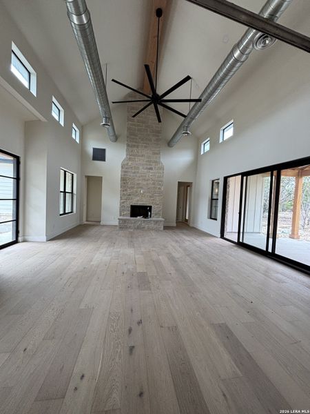 Spacious, unfurnished interior of a new home in , Boerne (Image 9).