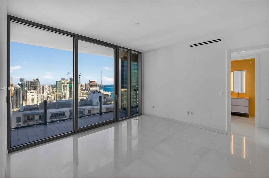 Spacious, unfurnished interior of a new home in , Miami (Image 20).
