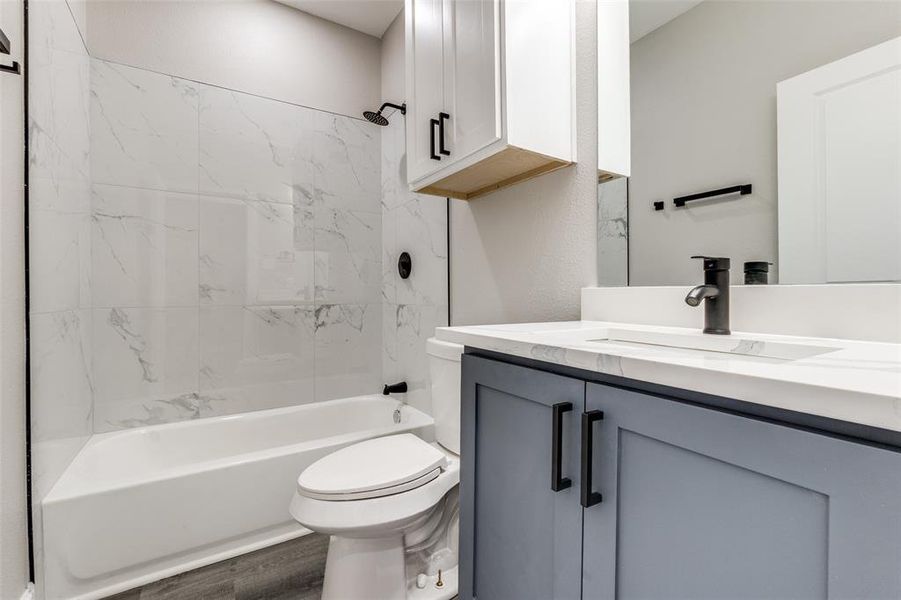 Furnished interior view inside a new home in , Dallas (Image 11).