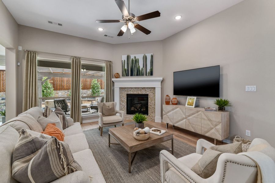 Plan 1685 Living Room Representative Photo