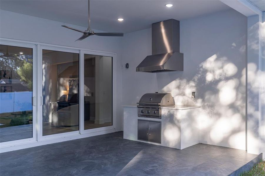 Exterior details and patio area of a home in , Orlando (Image 36).