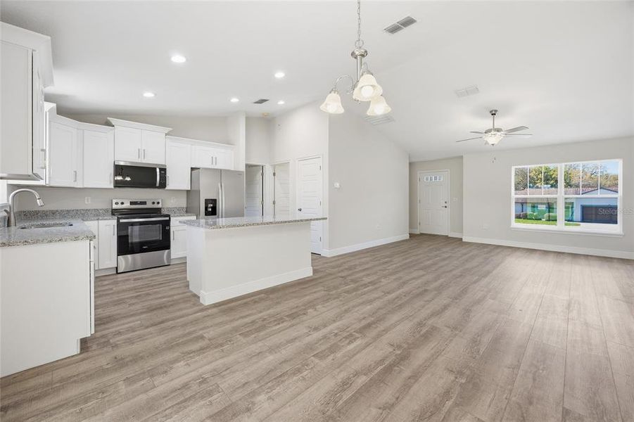 Spacious, unfurnished interior of a new home in , Ocala (Image 23).