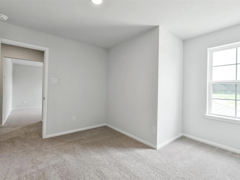 Spacious, unfurnished interior of a new home in Caney Creek Place, Conroe (Image 32).