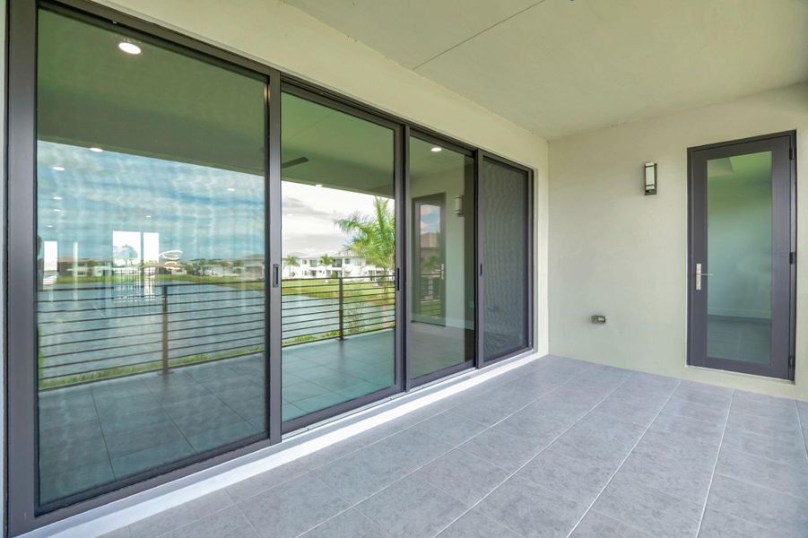 Exterior details and patio area of a home in , Boca Raton (Image 4).