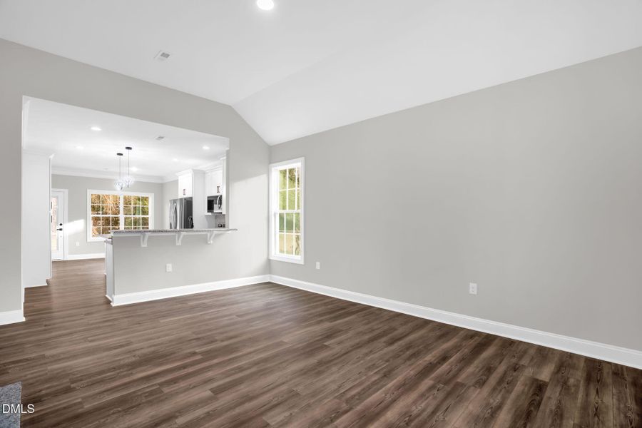 5-web-or-mls-701 East St-5 5-web-or-mls-701 East St-5