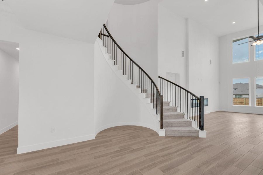 Spacious, unfurnished interior of a new home in Santa Rita Ranch - 60', Liberty Hill (Image 20).