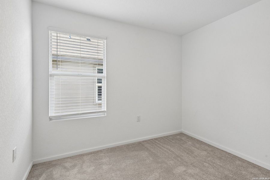Spacious, unfurnished interior of a new home in Valle Sol, Von Ormy (Image 21).