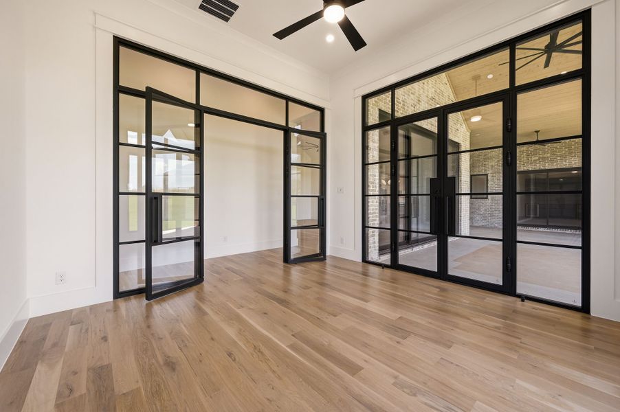 Spacious, unfurnished interior of a new home in Fleming Pointe, Fort Worth (Image 43).