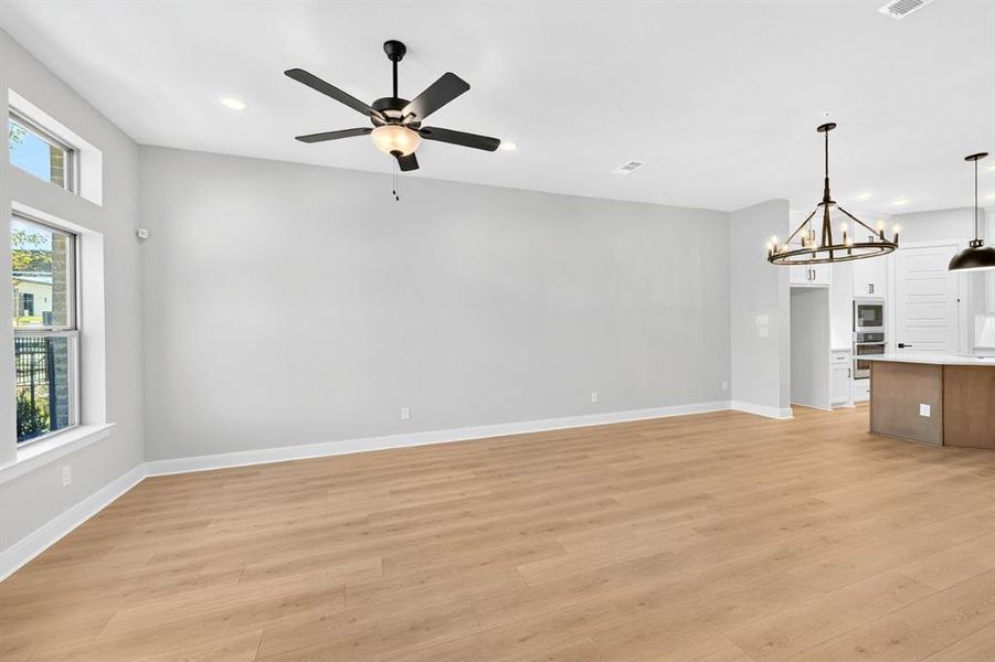 Spacious, unfurnished interior of a new home in Hillside at Las Colinas, Irving (Image 28).