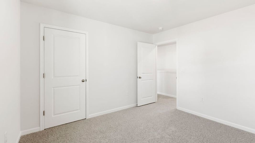 Spacious, unfurnished interior of a new home in Sherwood Gardens, Landrum (Image 29).