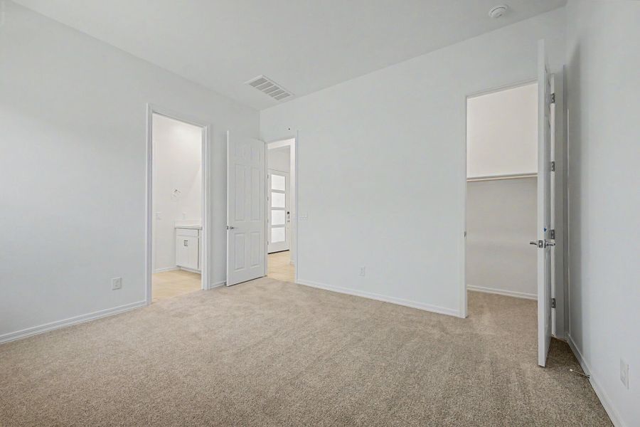 Spacious, unfurnished interior of a new home in Empire Pointe, Queen Creek (Image 14).