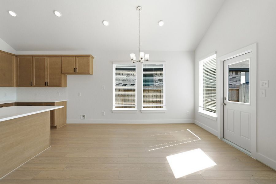 Spacious, unfurnished interior of a new home in Pecan Estates, Crosby (Image 31).
