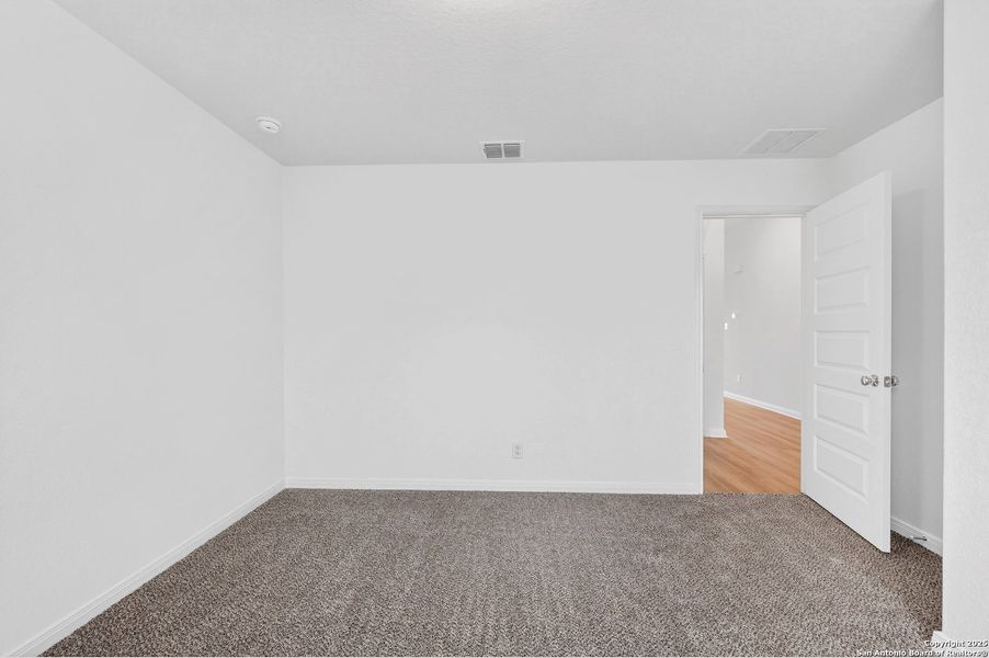 Spacious, unfurnished interior of a new home in Paloma Park, Converse (Image 39).