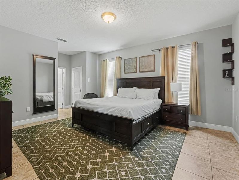 Furnished interior view inside a new home in , Davenport (Image 15).