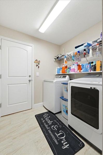 Furnished interior view inside a new home in , Auburndale (Image 35).