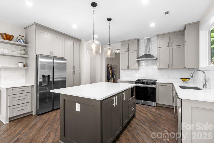 Kitchen with Center Island