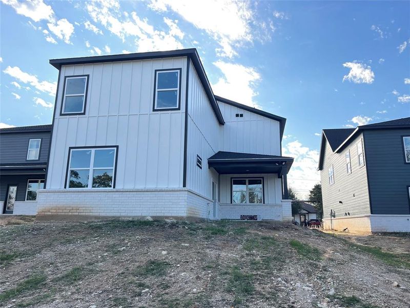 Exterior details and patio area of a home in , Dallas (Image 2).