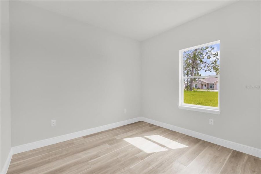 Spacious, unfurnished interior of a new home in , Ocala (Image 20).