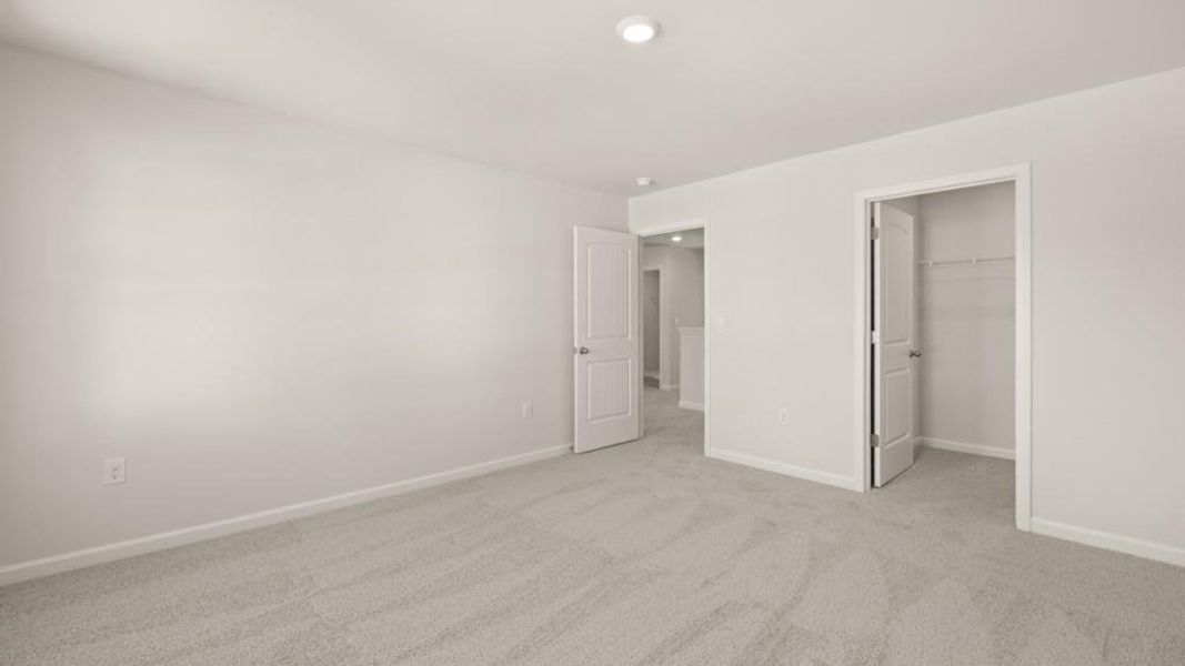 Spacious, unfurnished interior of a new home in Falcon Landing, Gainesville (Image 28).
