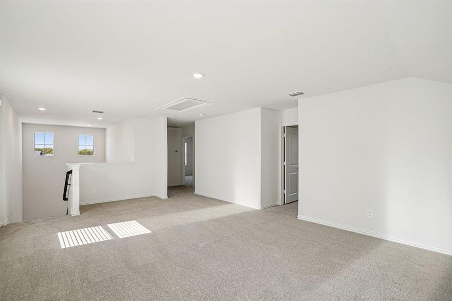 Spacious, unfurnished interior of a new home in Southridge - Spring Series, McKinney (Image 31). Spacious, unfurnished interior of a new home in Southridge - Spring Series, McKinney (Image 31).