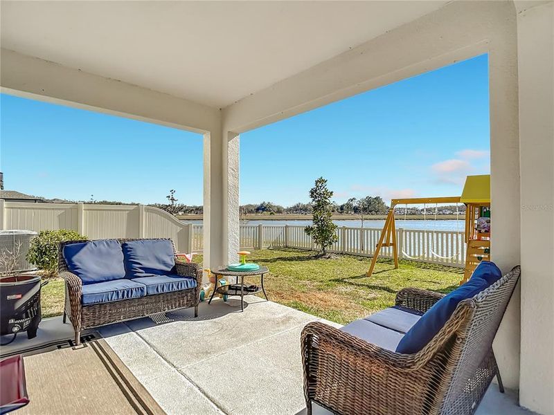 Exterior details and patio area of a home in Cobblestone, Zephyrhills (Image 4).