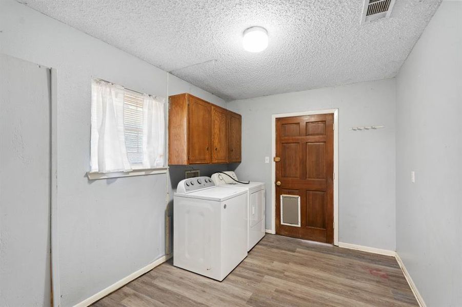 Furnished interior view inside a new home in , Gun Barrel City (Image 8).