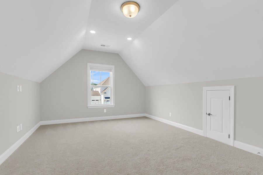 Spacious, unfurnished interior of a new home in Phillips Crossing, Ridgeville (Image 31).