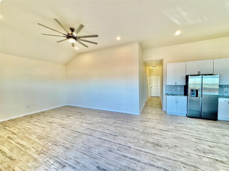 Spacious, unfurnished interior of a new home in , Bayou Vista (Image 32).