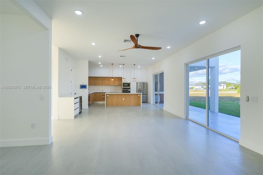 Spacious, unfurnished interior of a new home in , Cape Coral (Image 71). Spacious, unfurnished interior of a new home in , Cape Coral (Image 71).