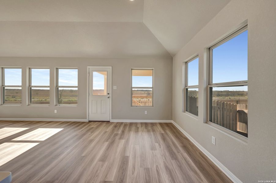 Spacious, unfurnished interior of a new home in Paloma Park, Converse (Image 40).