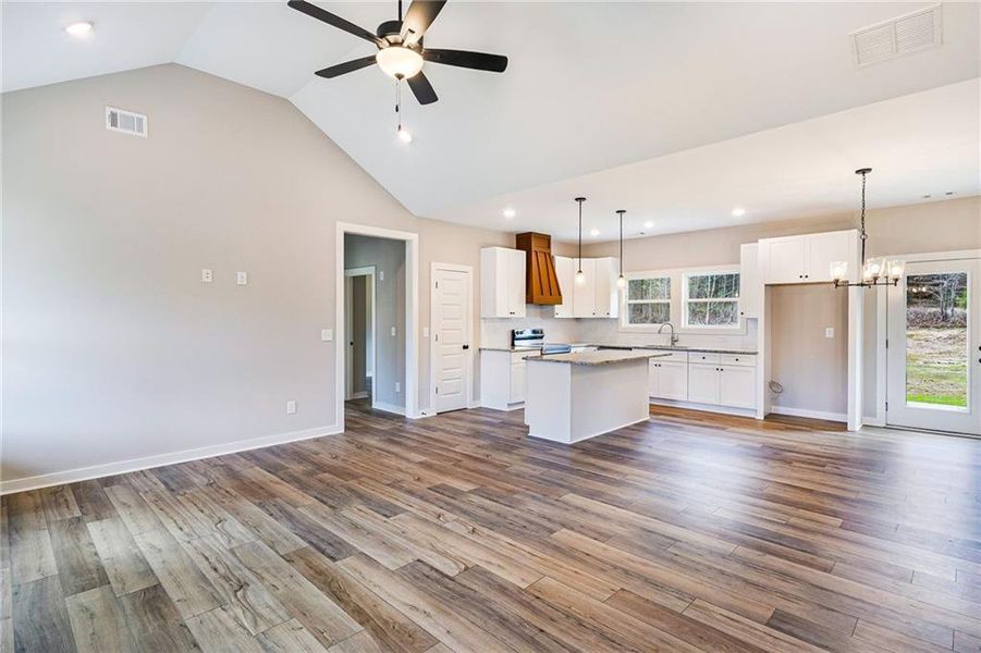 Spacious, unfurnished interior of a new home in , Bremen (Image 15).