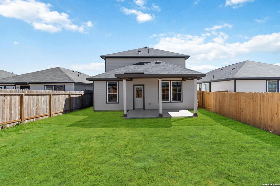Exterior details and patio area of a home in Red Hawk Landing, San Antonio (Image 4).