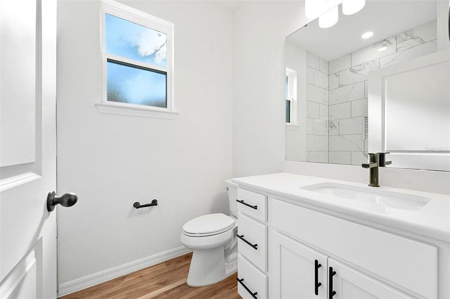 Furnished interior view inside a new home in , Altamonte Springs (Image 9).