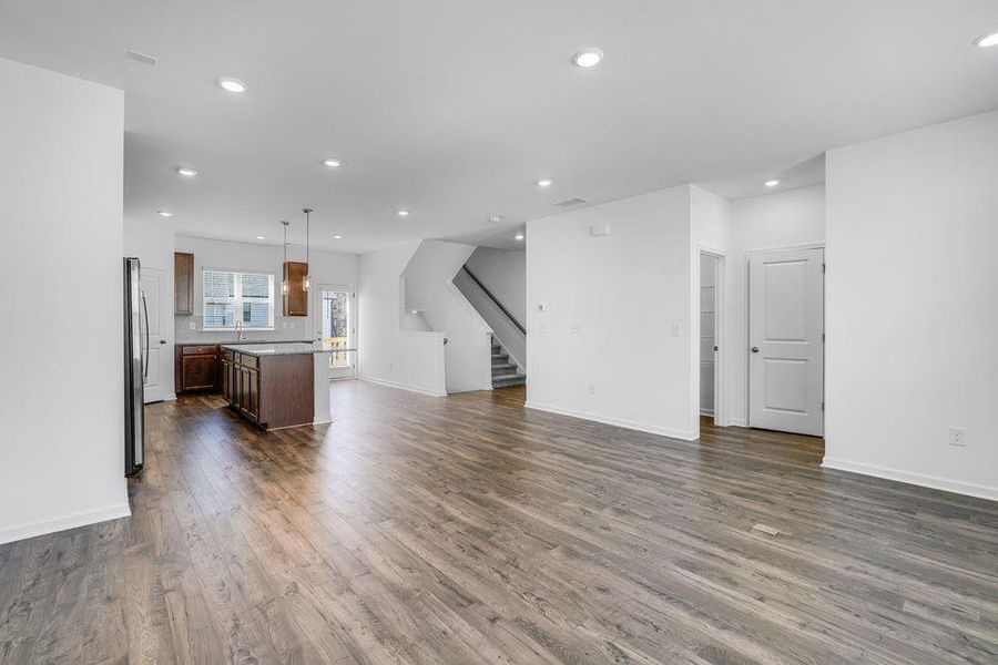 Spacious, unfurnished interior of a new home in Rosewood Farm, Lawrenceville (Image 21).