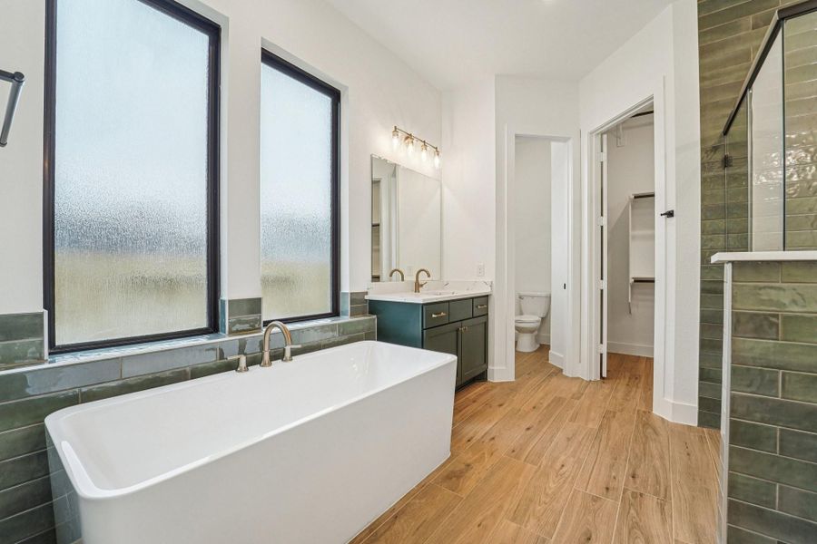 Furnished interior view inside a new home in Evergreen, Conroe (Image 12).