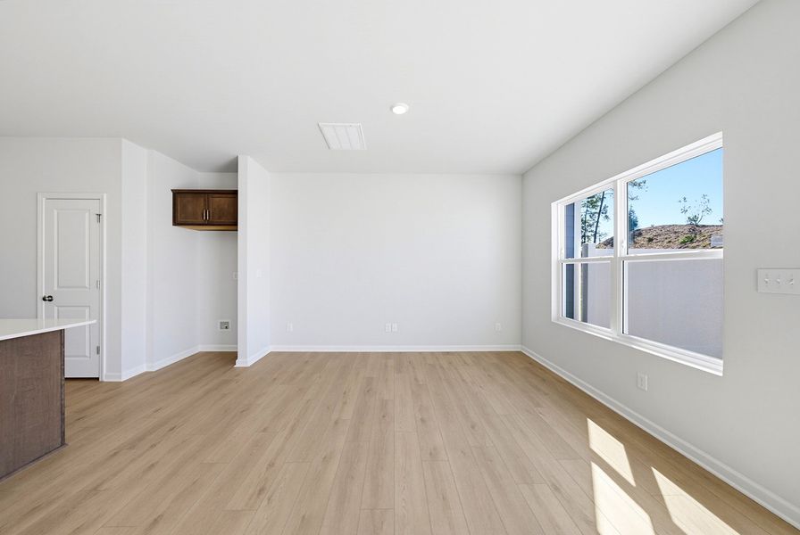 Spacious, unfurnished interior of a new home in Sweetbrier, Durham (Image 13).