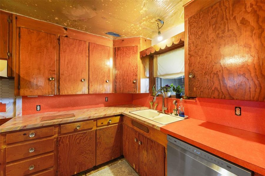 Furnished interior view inside a new home in , Springtown (Image 13).