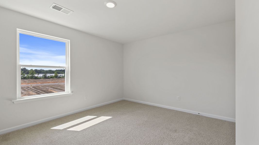Spacious, unfurnished interior of a new home in Woodglen, Piedmont (Image 18).