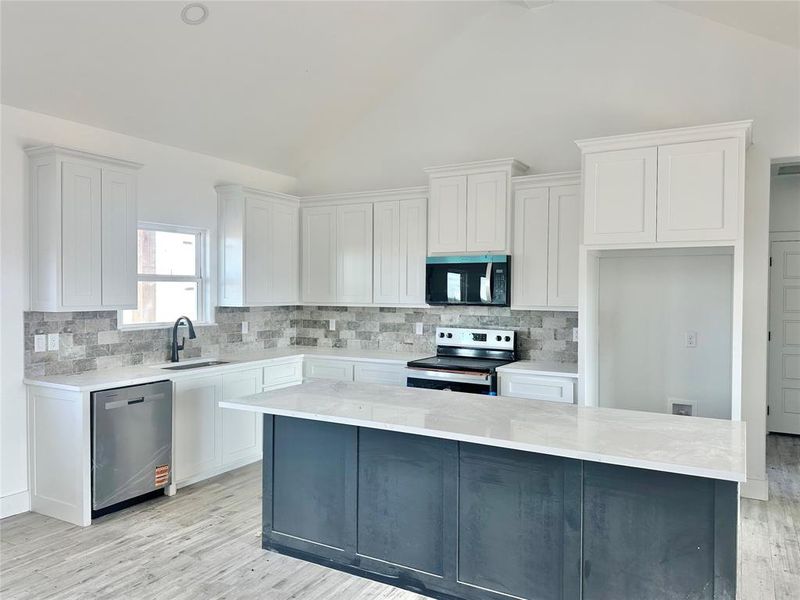 Furnished interior view inside a new home in , Weatherford (Image 5).