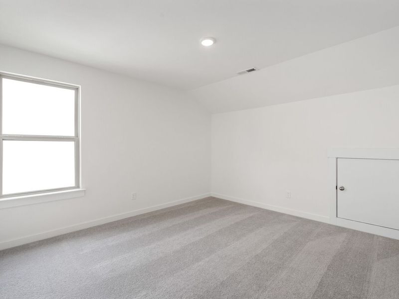 Spacious, unfurnished interior of a new home in Woods Crossing, Gallatin (Image 65).