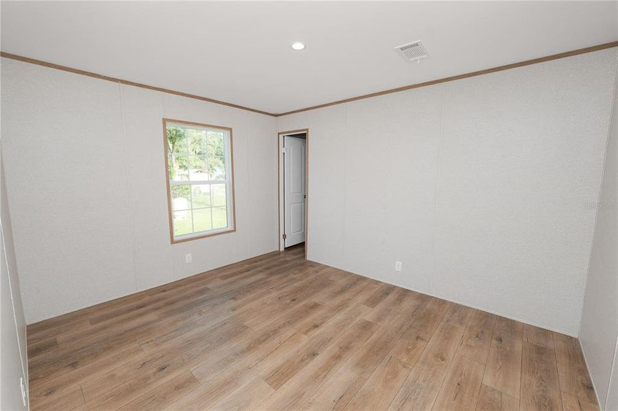 Spacious, unfurnished interior of a new home in , Lakeland (Image 50).