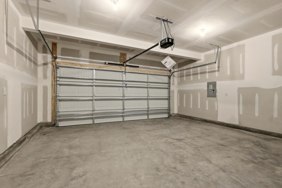 Spacious, unfurnished interior of a new home in Harbor Crossing, Greensboro (Image 36).